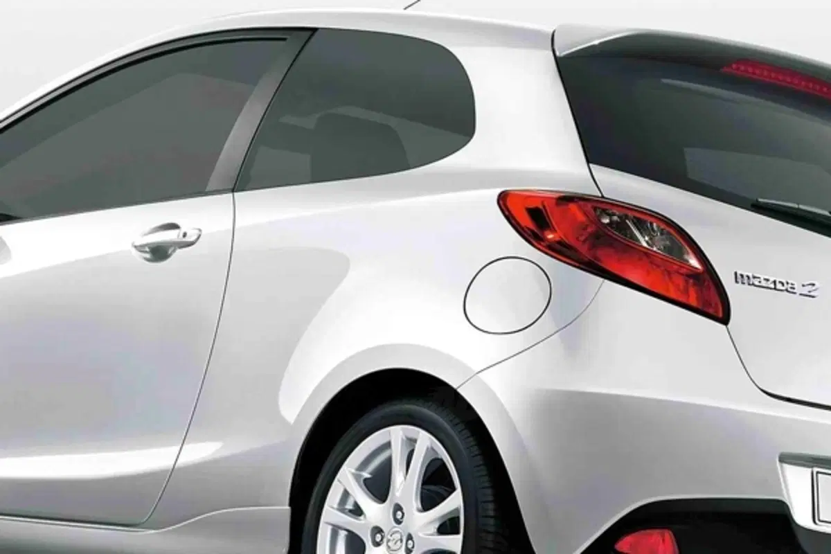 Nuova Mazda2 3 porte (2)