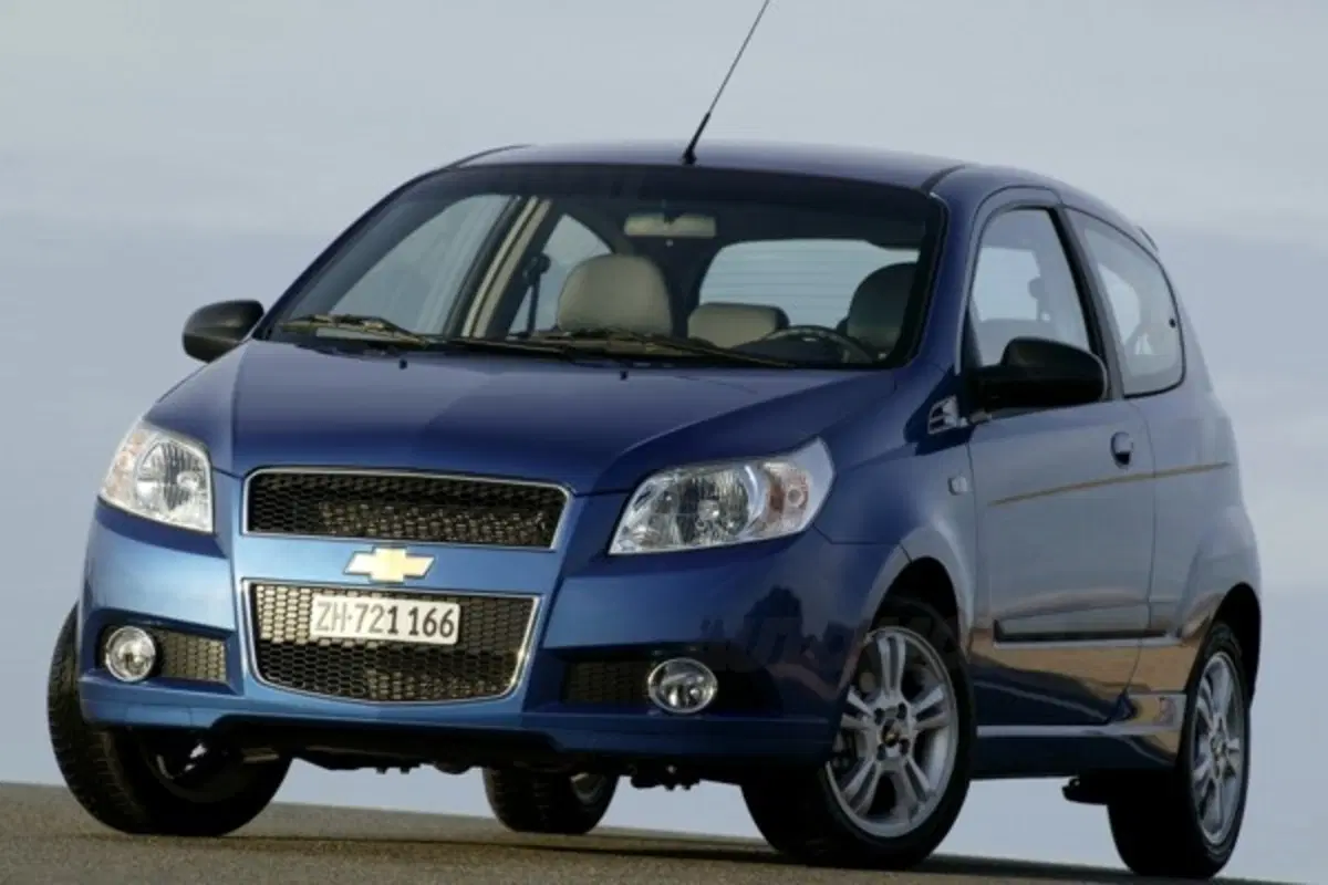 Chevrolet Aveo 3p (4)