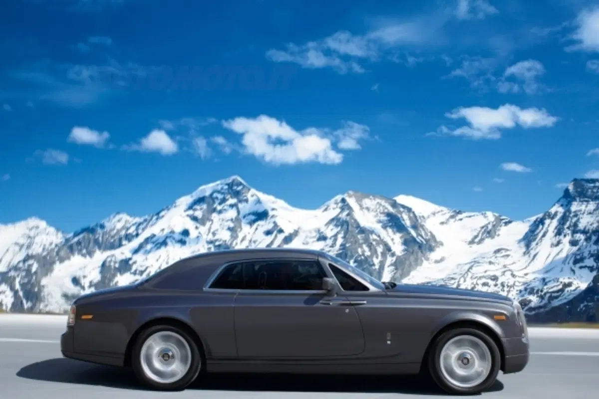 Rolls Royce Phantom Coupè (6)