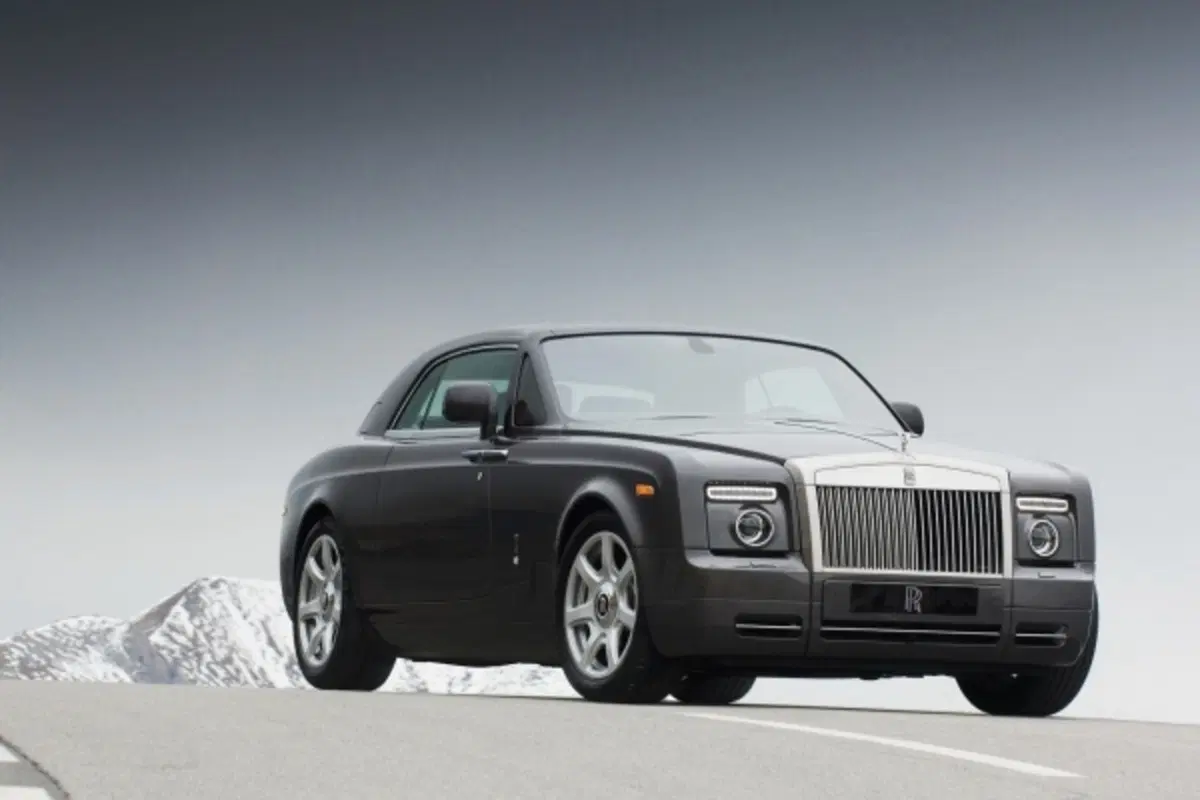 Rolls Royce Phantom Coupè (8)