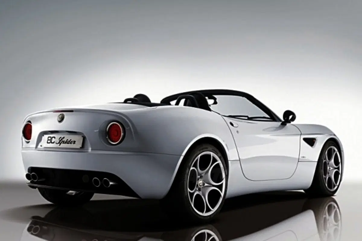 Alfa Romeo 8C Spider (2)