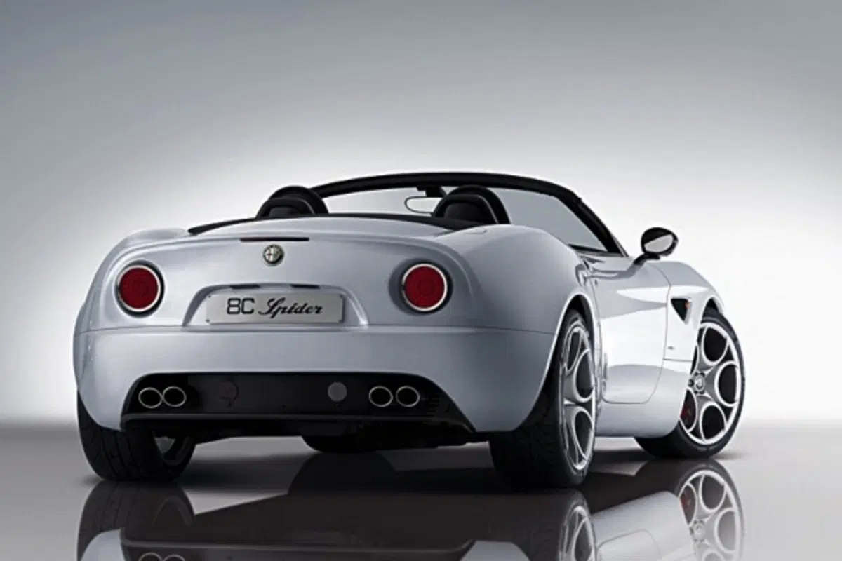 Alfa Romeo 8C Spider (3)