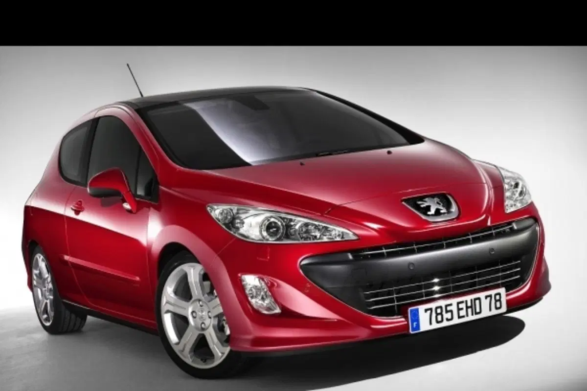 Peugeot 308 GT (2)