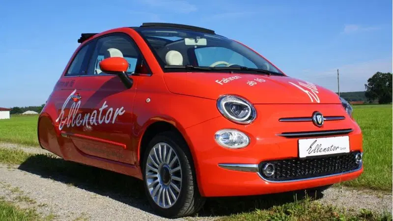 Una Fiat 500 triciclo per sedicenni: l'ingegnosa idea di un imprenditore tedesco