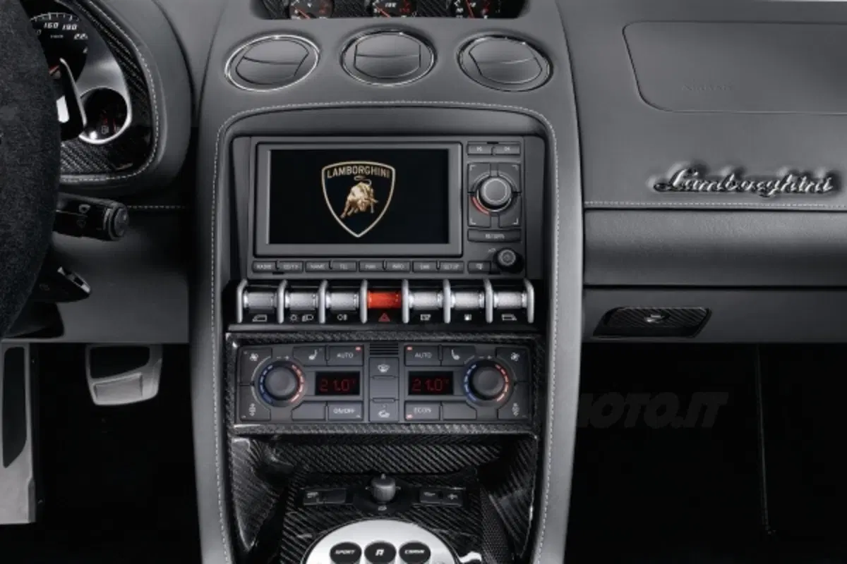 Lamborghini Gallardo LP560-4 (2)