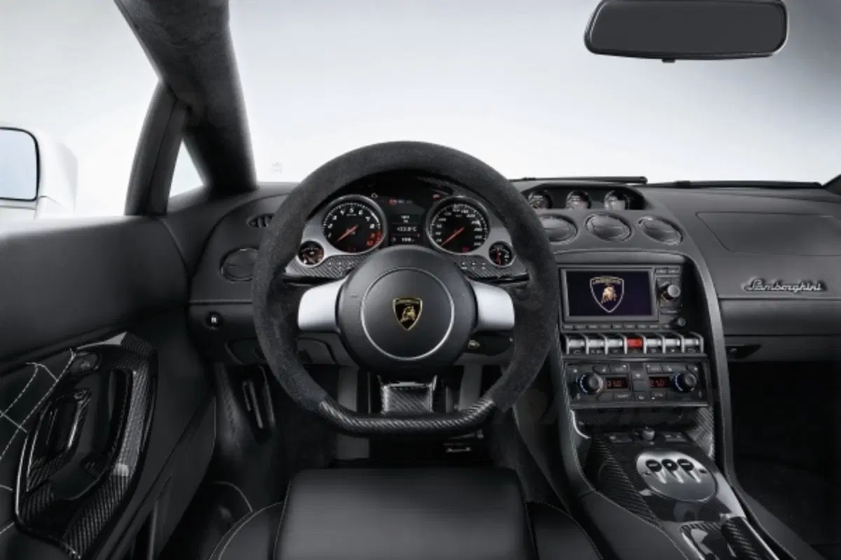 Lamborghini Gallardo LP560-4 (3)