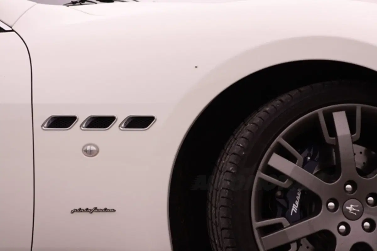 Maserati GranTurismo (14)