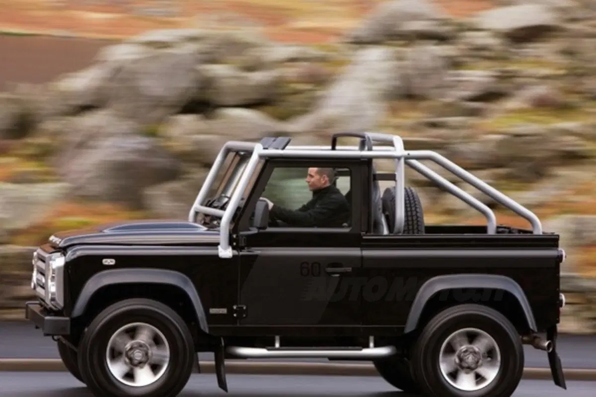 Land Rover Defender SVX (7)