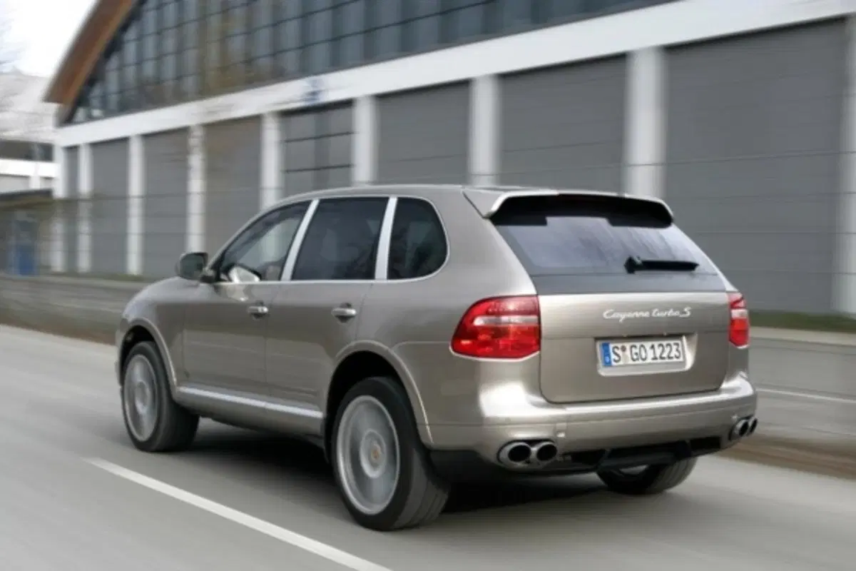 Porsche Cayenne Turbo S (3)