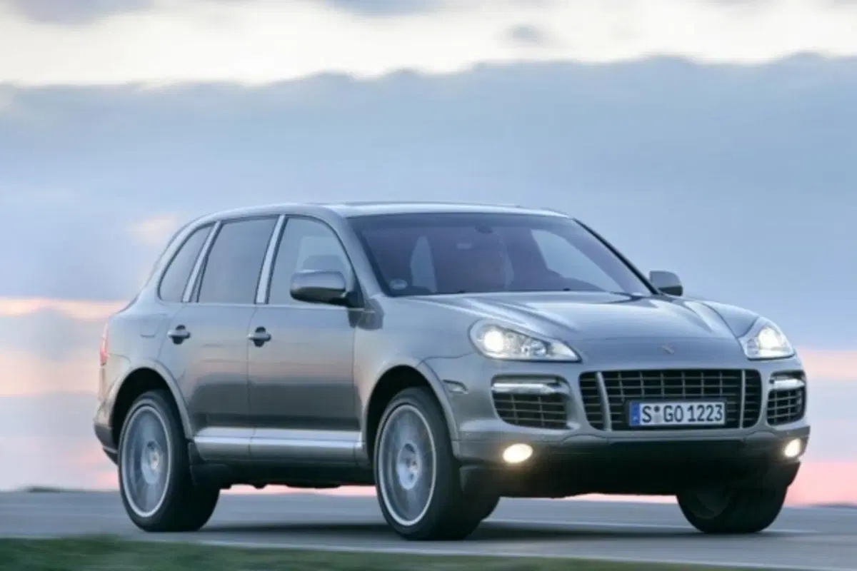 Porsche Cayenne Turbo S (4)