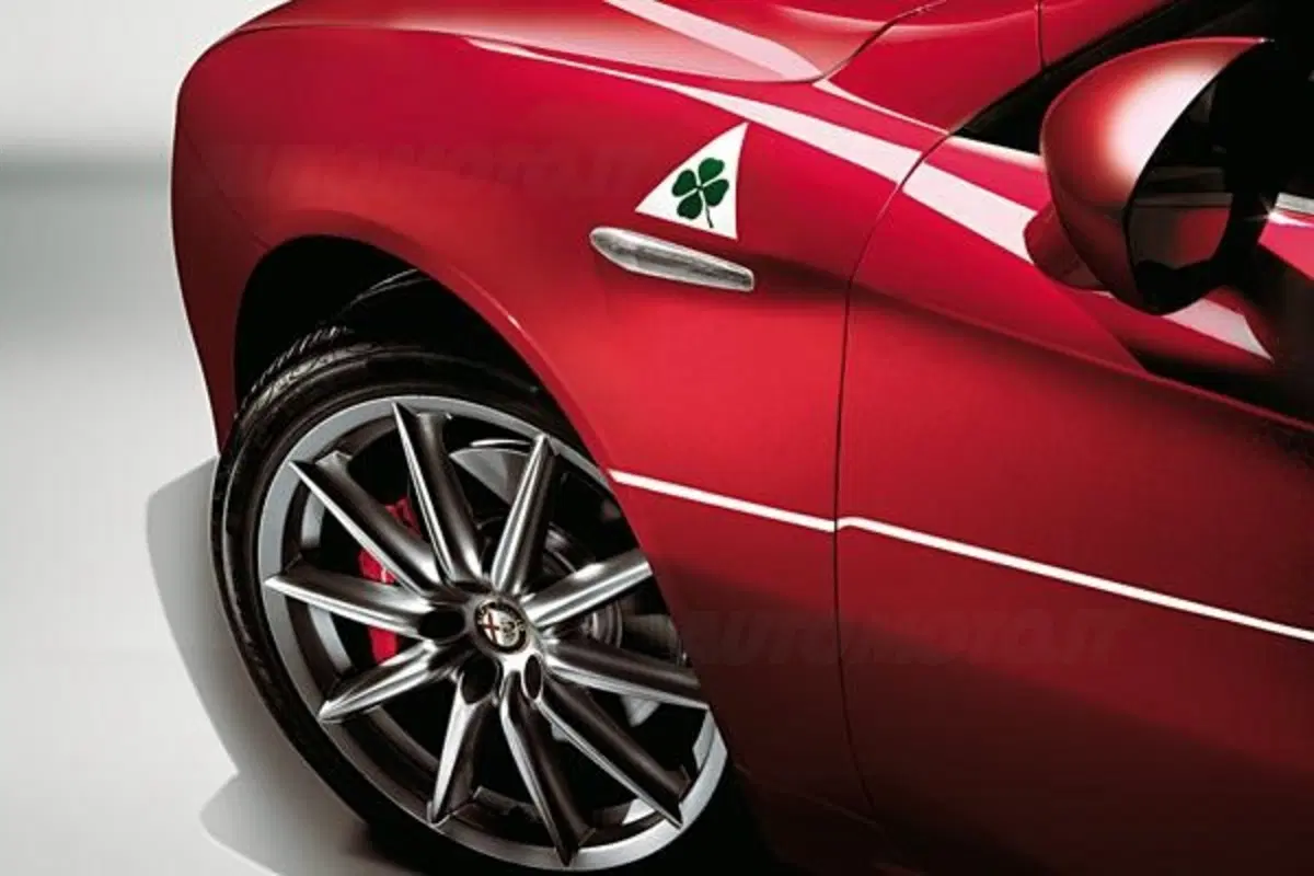 Alfa Romeo Spider Mille Miglia (2)