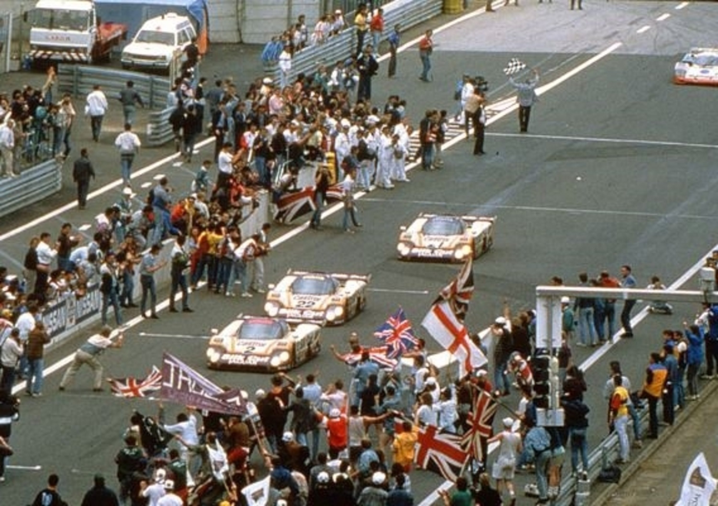 Jaguar a Le Mans festeggia il 20&deg; anniversario dalla vittoria