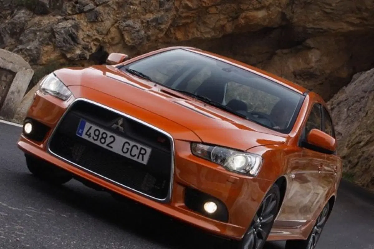 Mitsubishi Lancer Sportback (2)