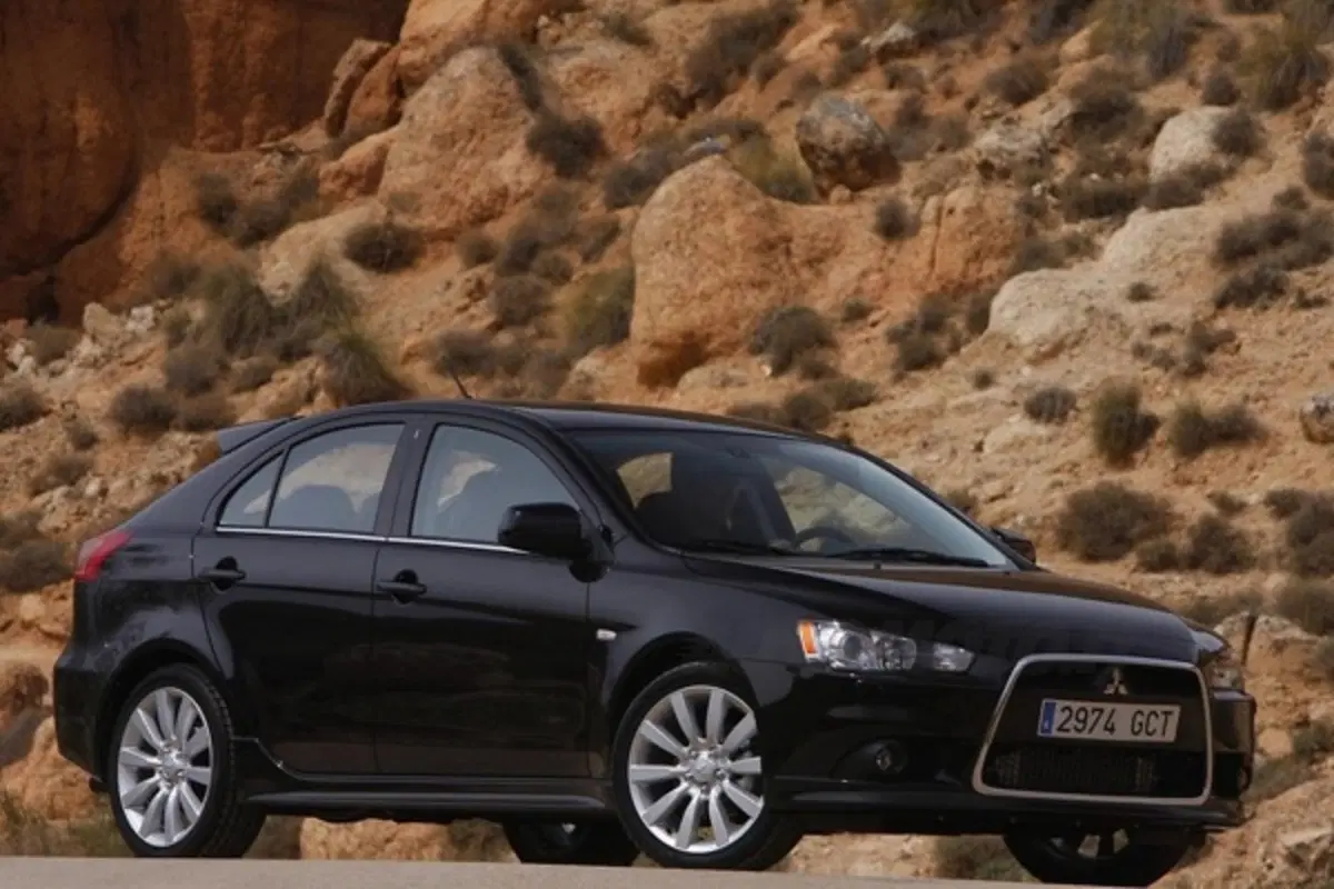 Mitsubishi Lancer Sportback (4)