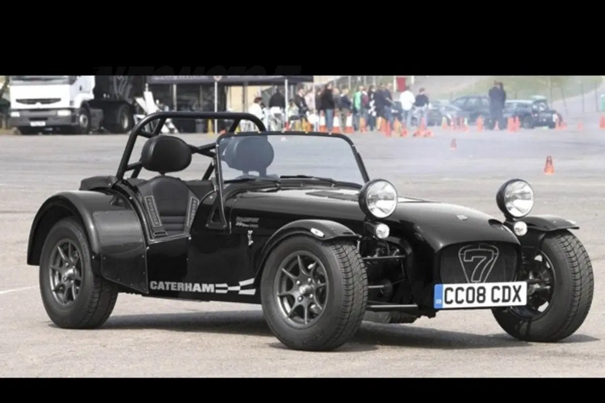 Caterham Seven CDX (3)