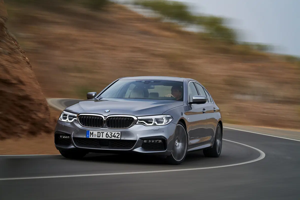 Nuova BMW Serie 5: dinamica e interconnessa (8)