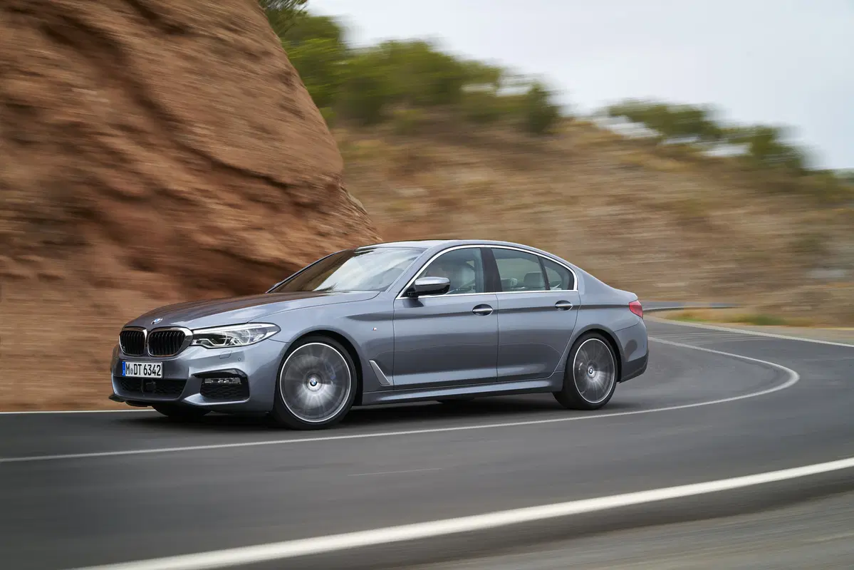 Nuova BMW Serie 5: dinamica e interconnessa (10)