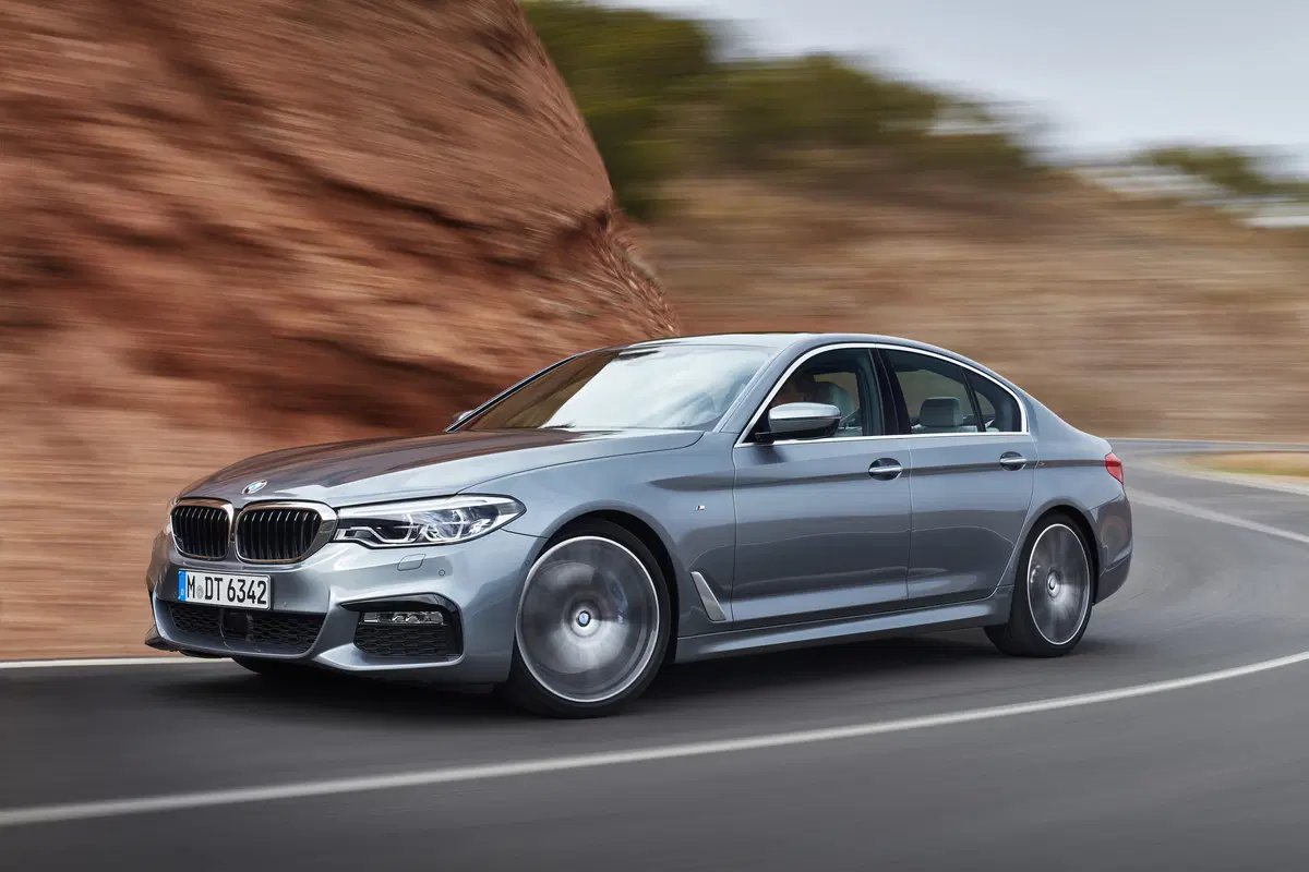 Nuova BMW Serie 5: dinamica e interconnessa (14)