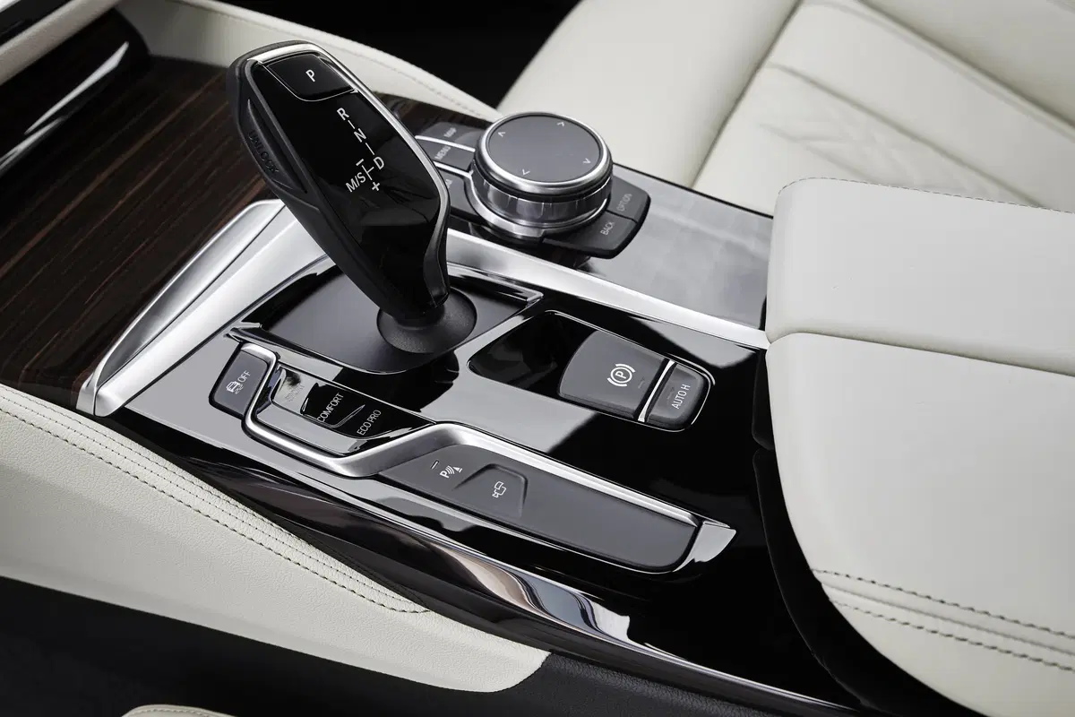 Nuova BMW Serie 5: dinamica e interconnessa (16)