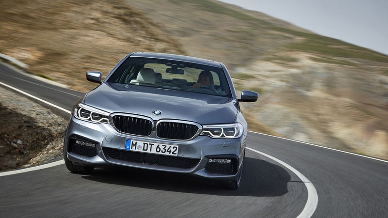 Nuova BMW Serie 5: dinamica e interconnessa