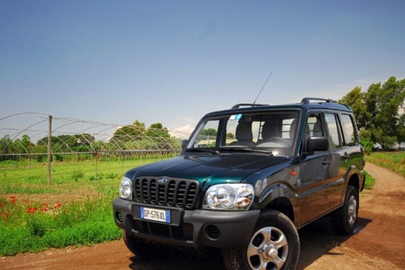 Mahindra Goa DX