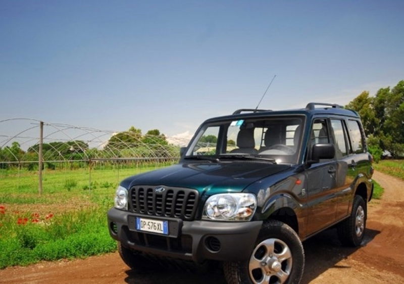 Mahindra Goa DX