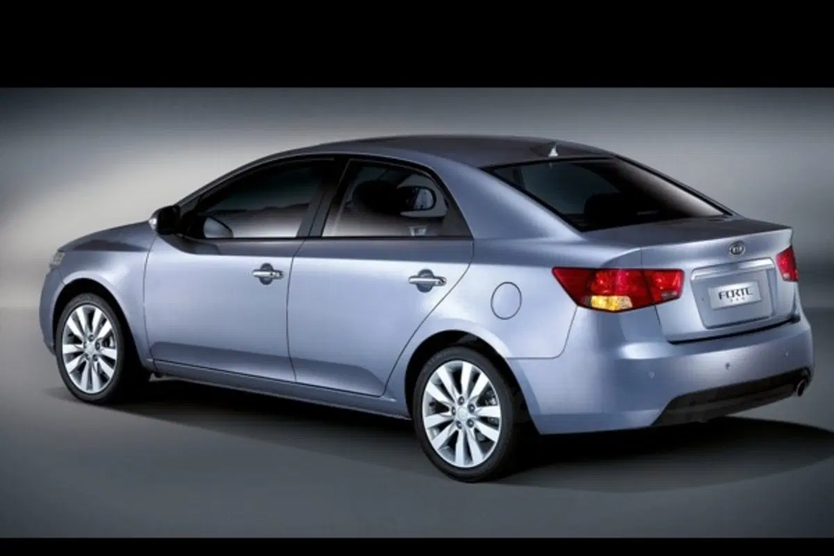 Kia Forte (2)