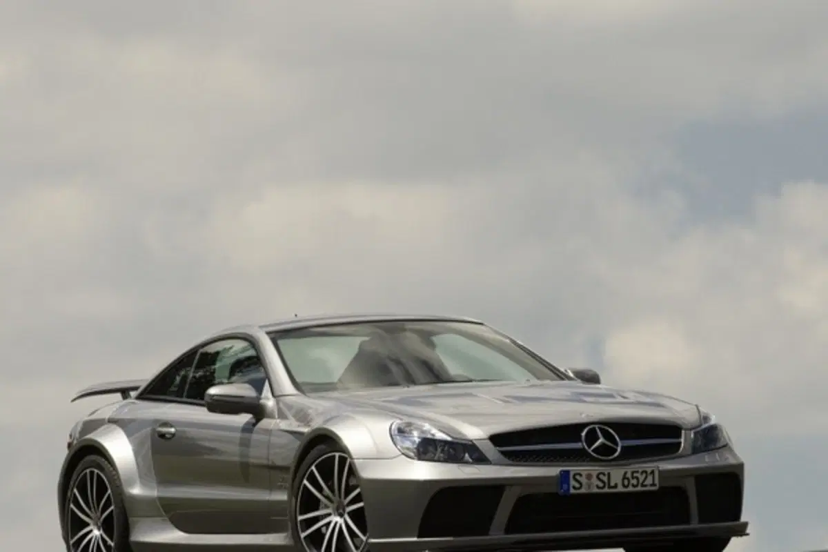 Mercedes SL 65 AMG Black Series (4)