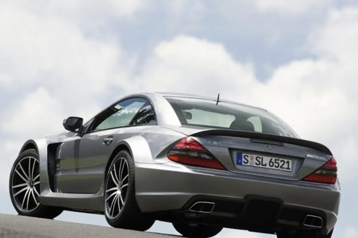 Mercedes SL 65 AMG Black Series (5)