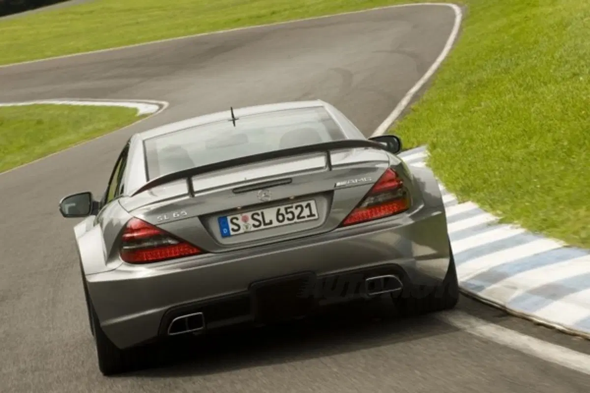 Mercedes SL 65 AMG Black Series (24)