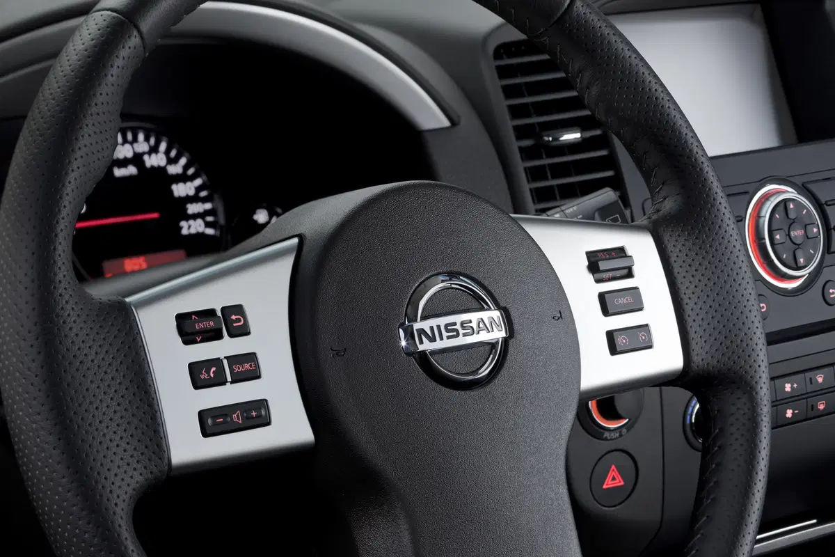 Nissan Navara 2.5 dCi 190CV 4 porte Double Cab Sport Platinum (32)