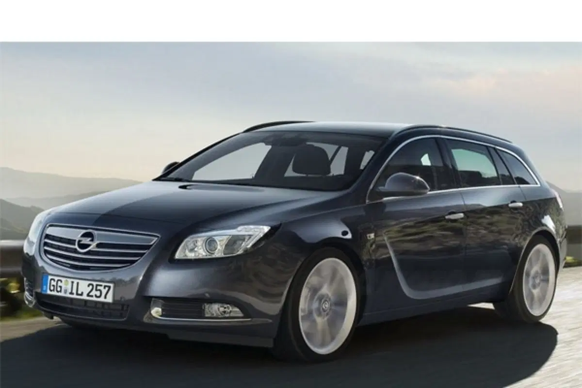 Opel Insignia Sports Tourer (2)