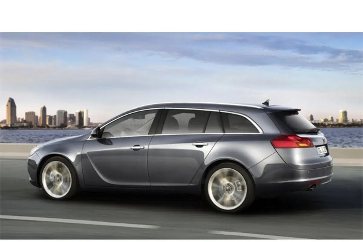 Opel Insignia Sports Tourer (4)
