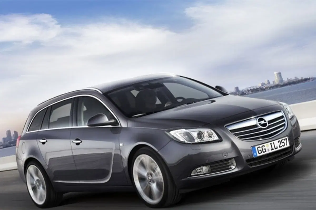 Opel Insignia Sports Tourer (6)