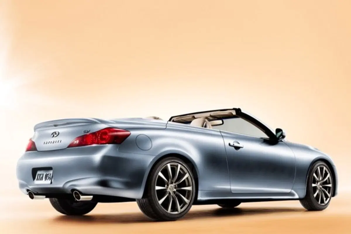 Infiniti G37 Cabriolet (2)