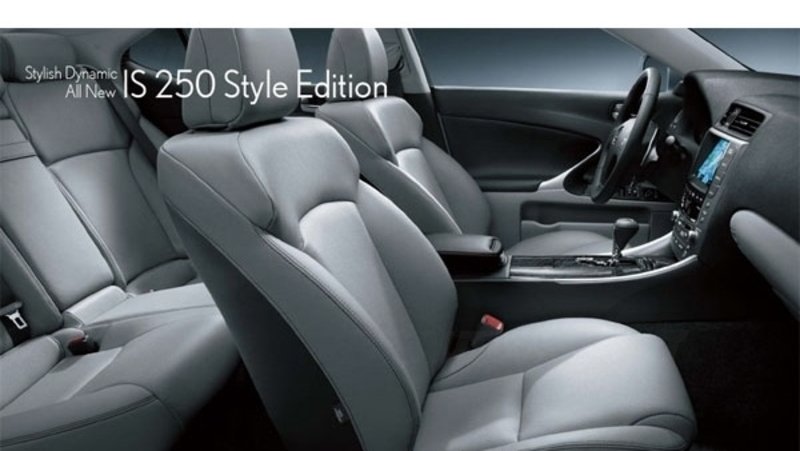 Lexus IS restyling - foto ufficiali