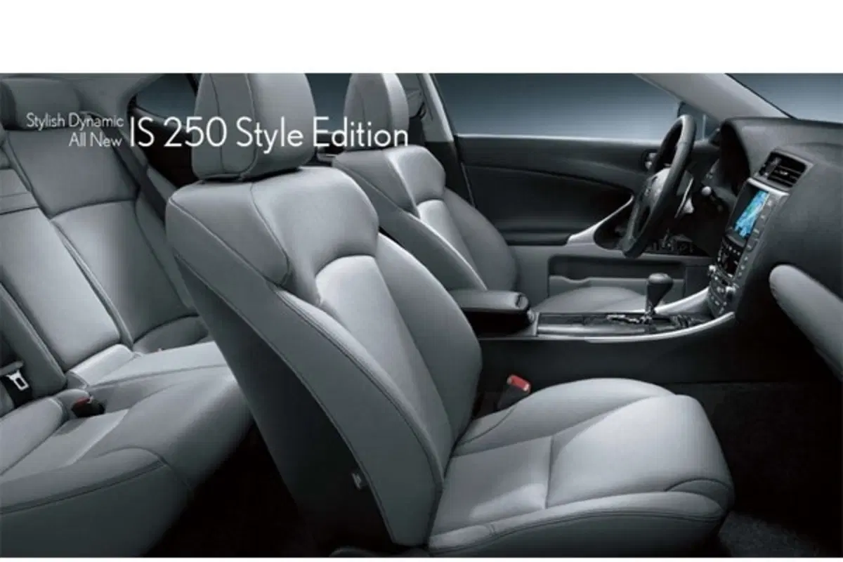 Lexus IS restyling - foto ufficiali