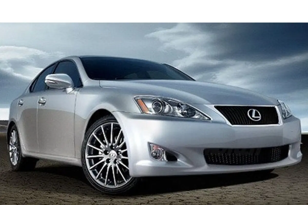 Lexus IS restyling - foto ufficiali (3)