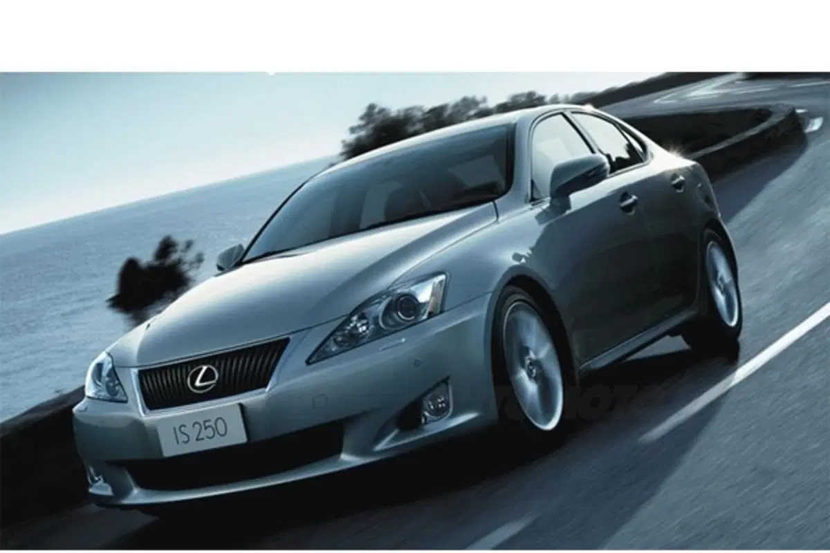 Lexus IS restyling - foto ufficiali (8)