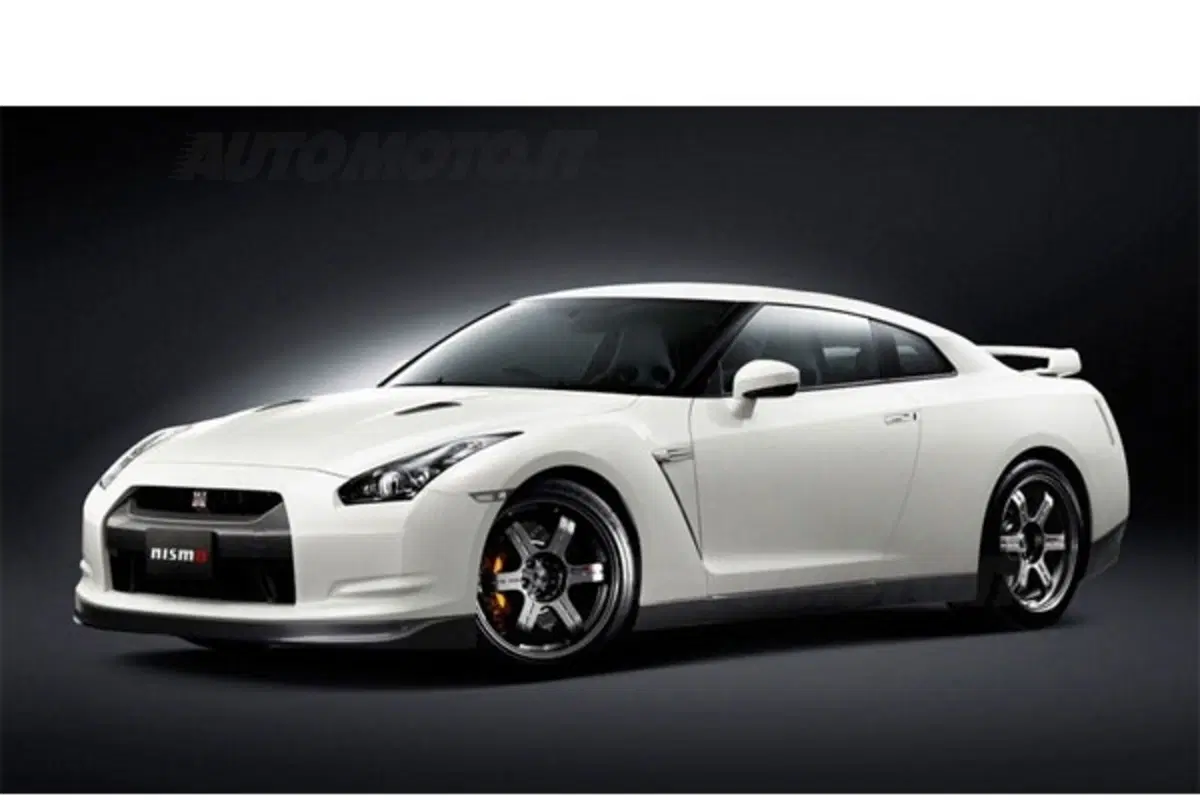 Nissan GT-R Nismo (2)