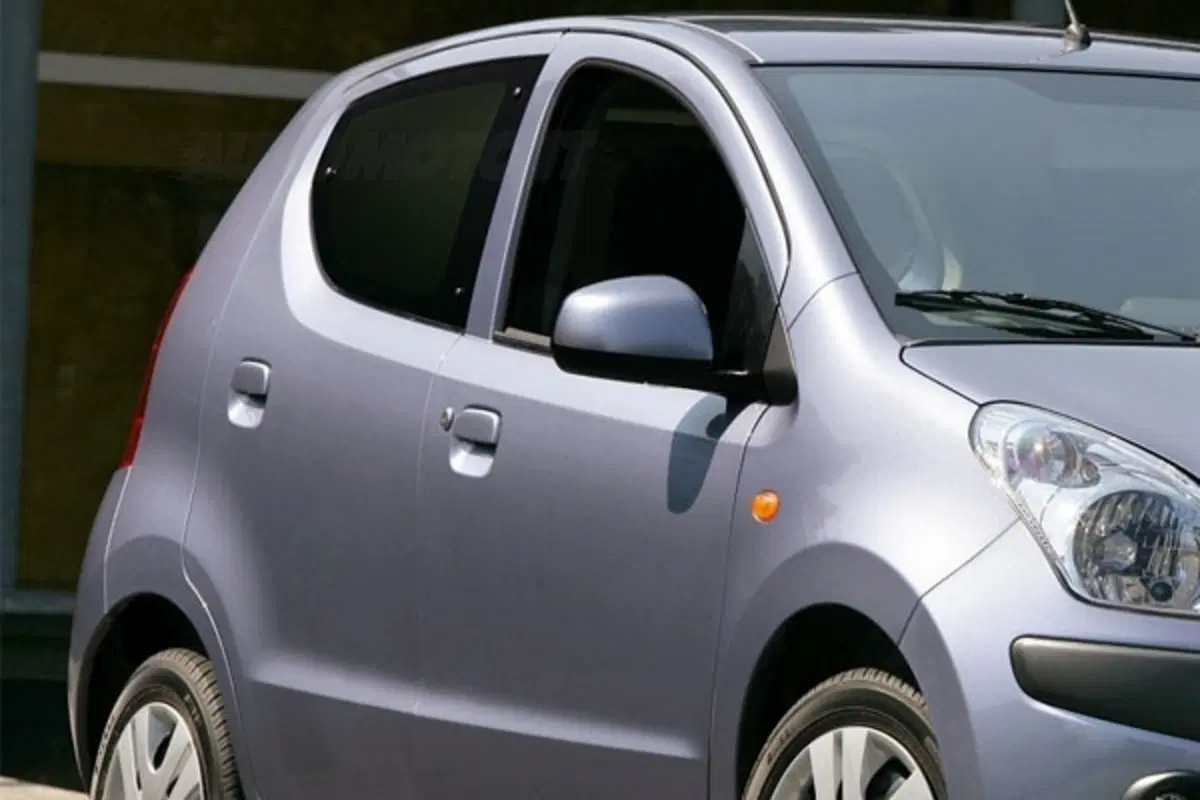 Nissan Pixo (2)