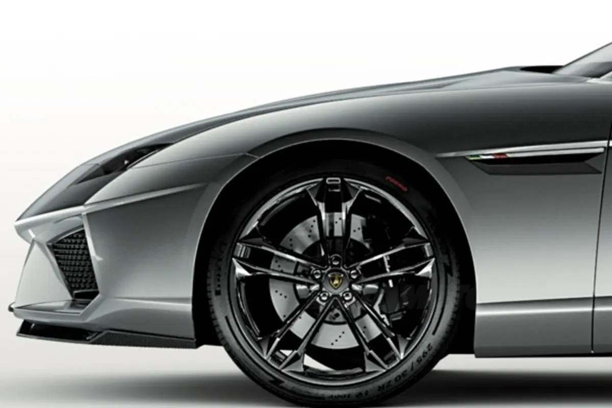 Lamborghini Estoque (5)
