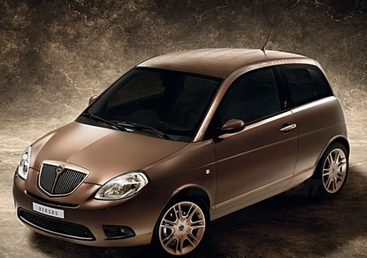 Lancia Ypsilon Versus