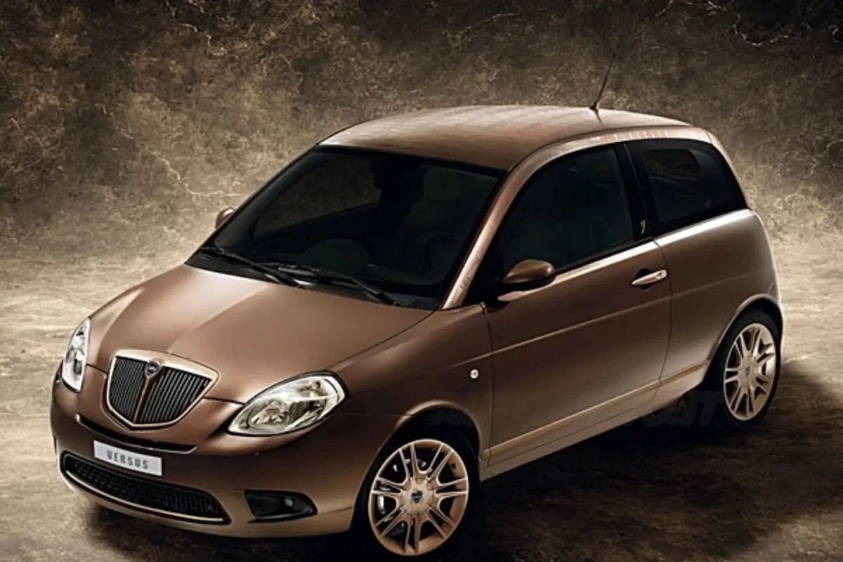 Lancia Ypsilon Versus