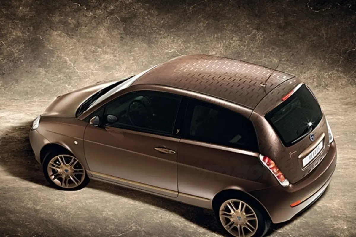 Lancia Ypsilon Versus (2)