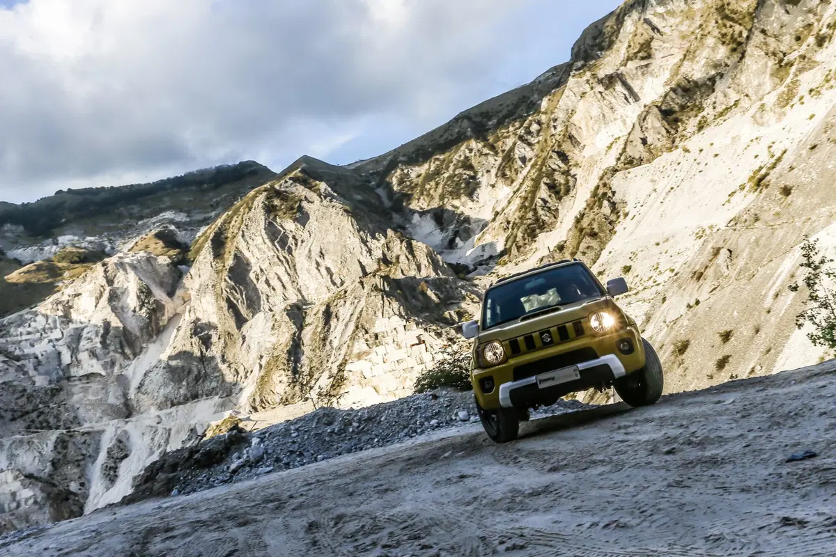 Suzuki Jimny Shinsei: ispirato agli anni Settanta (19)