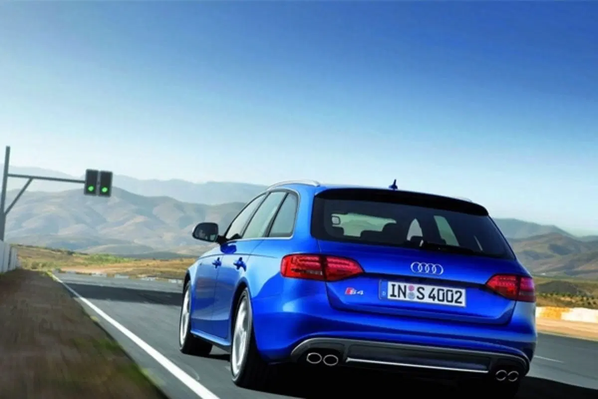 Nuova Audi S4 (12)