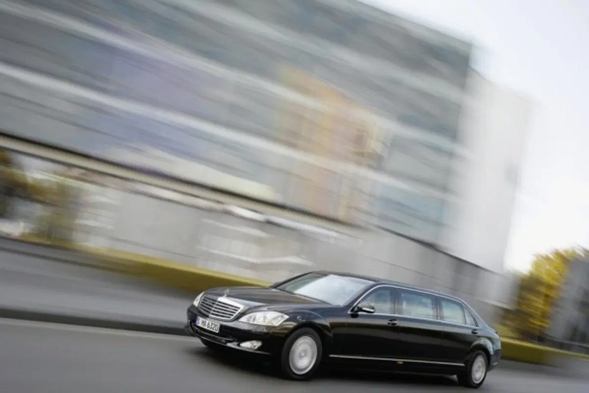 Mercedes S 600 Pullman Guard (2)
