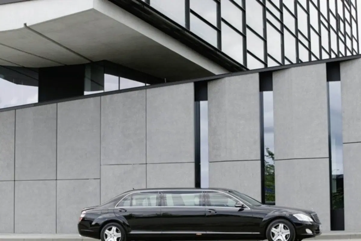 Mercedes S 600 Pullman Guard (3)