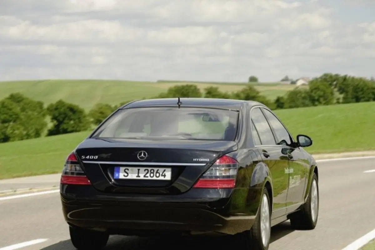 Mercedes S 400 BlueHYBRID (2)